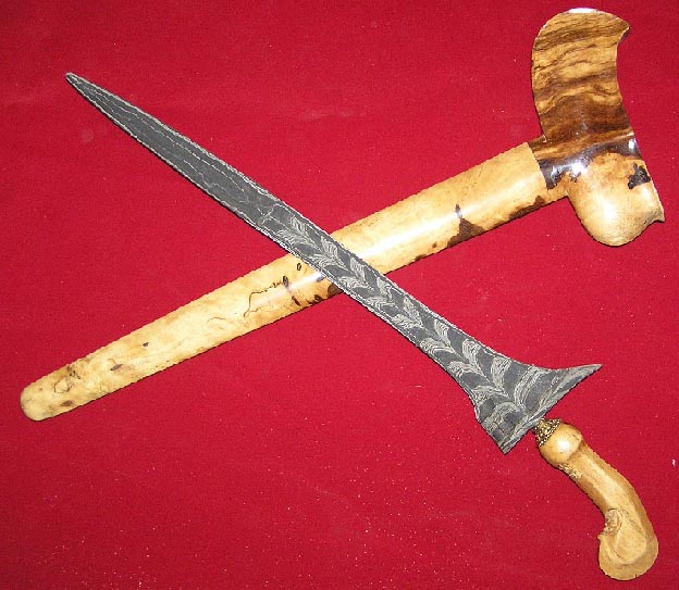 http://www.indotalisman.com/keris_dwiwarna_1a.JPG